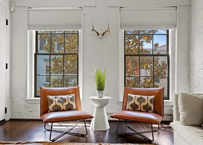 Group-Friendly Suite Near Bourbon Street New Orleans