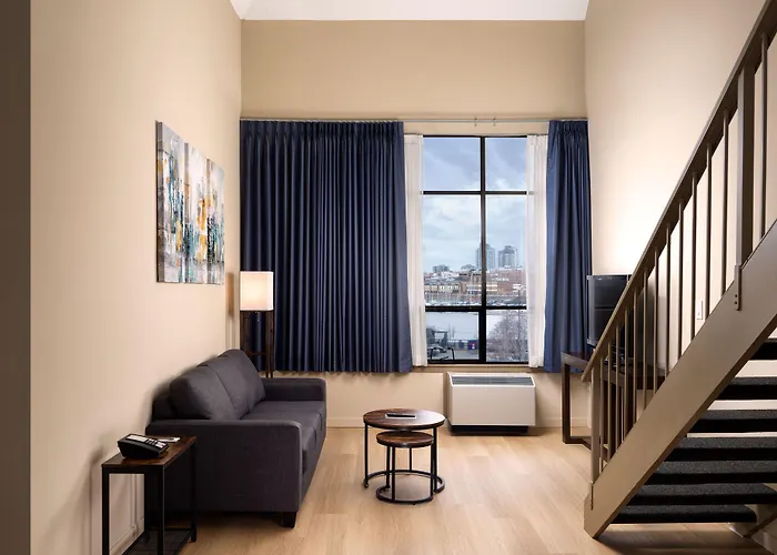 Huntingdon Hotel And Suites Victoria