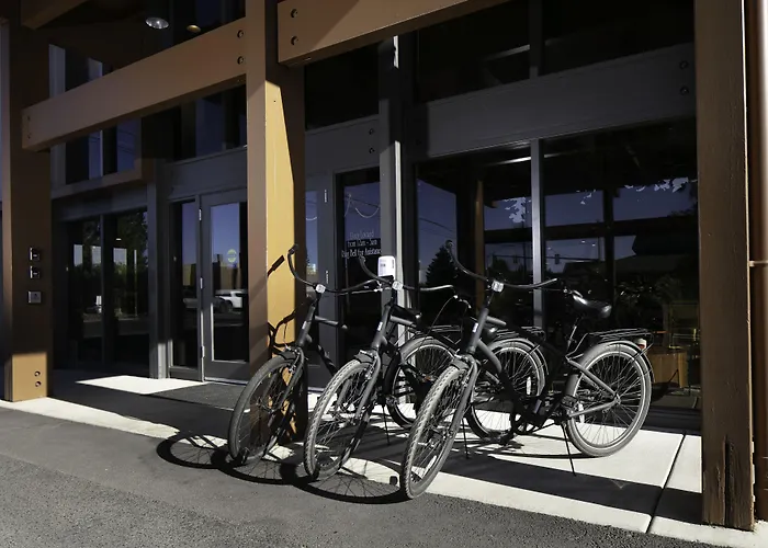 Waypoint Hotel Bend