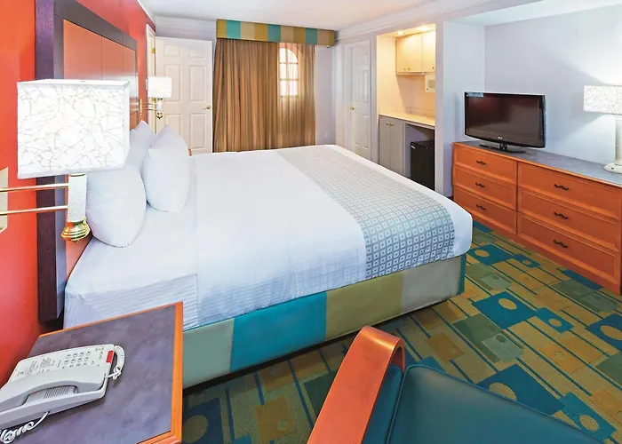 Baymont By Wyndham Lubbock - Downtown Civic Center Hotel