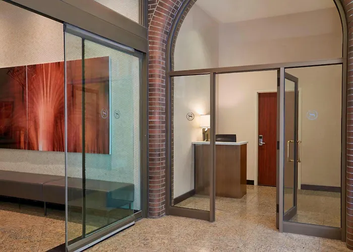 Sheraton Ottawa Hotel