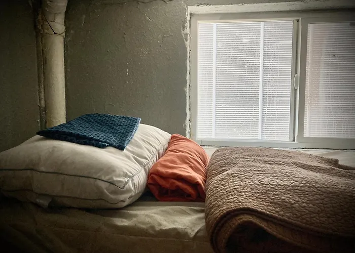 Artist Housing - Downtown Hostel Los Angeles