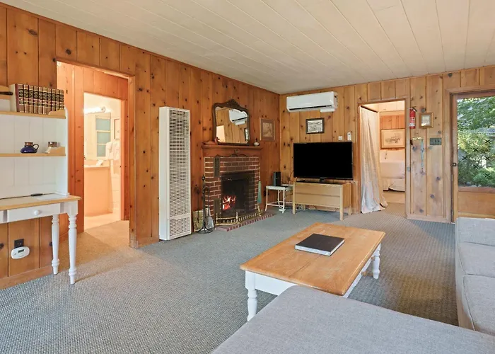 Mirror Pond Bungalow Bend