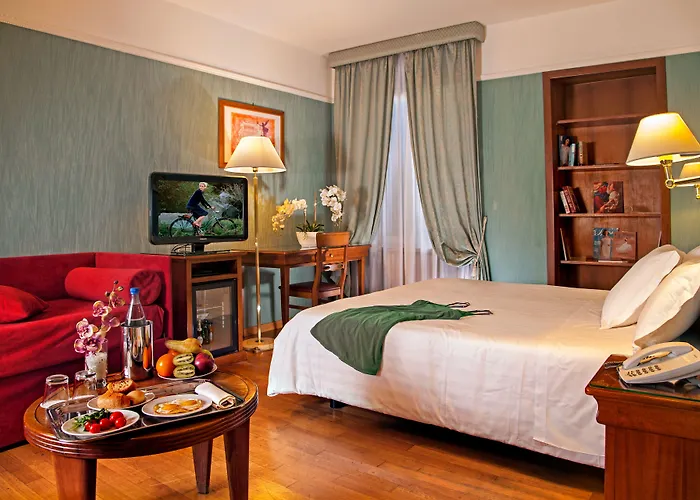 Cosmopolita Rome Colosseum, Tapestry Collection By Hilton