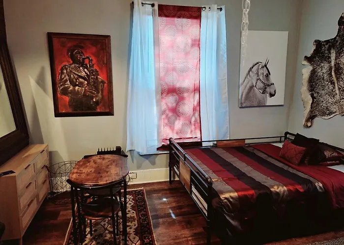 Downtown Abbey @ Dodd Bed & Breakfast Atlanta