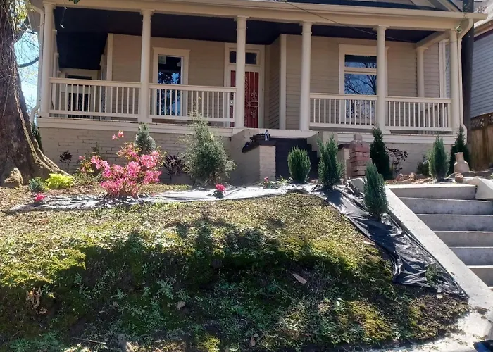 Downtown Abbey @ Dodd Bed & Breakfast Atlanta