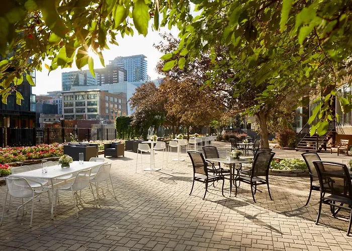 Doubletree By Hilton Montreal Hotel