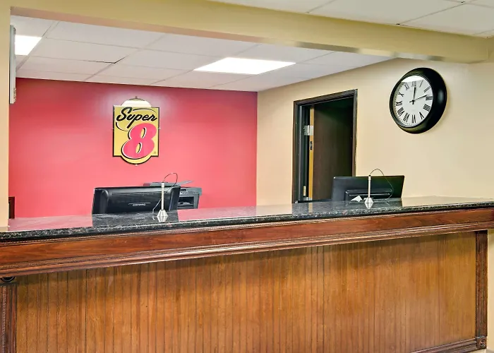Super 8 By Wyndham Stamford/New York City Area