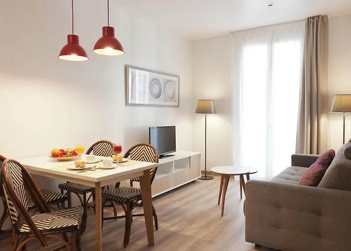 Mh Apartments S. Familia Barcelona