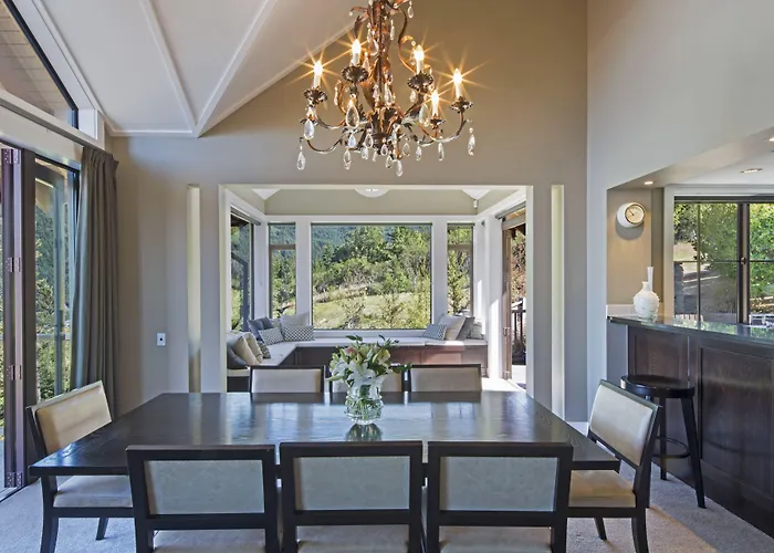 Commonage Grand Villa 3 Bedroom Queenstown