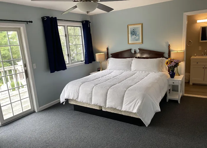 Taber Inn Mystic