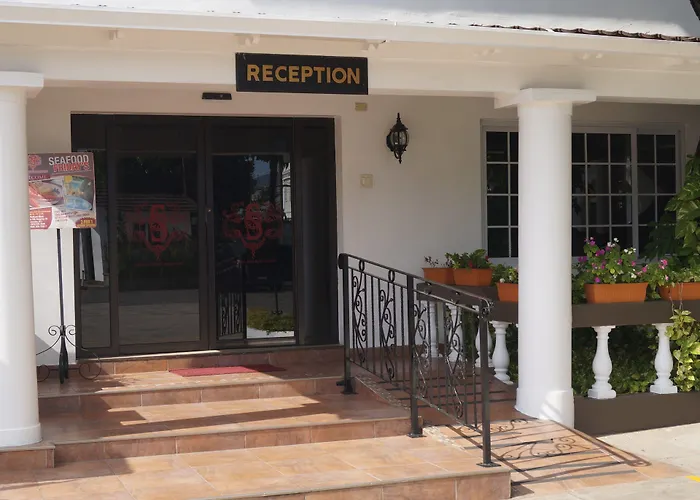 Four Seasons Hotel Kingston