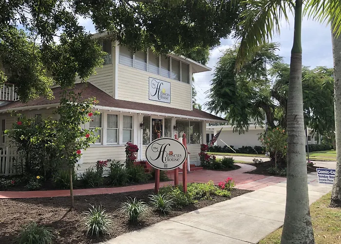 The Hibiscus House Of Fort Myers