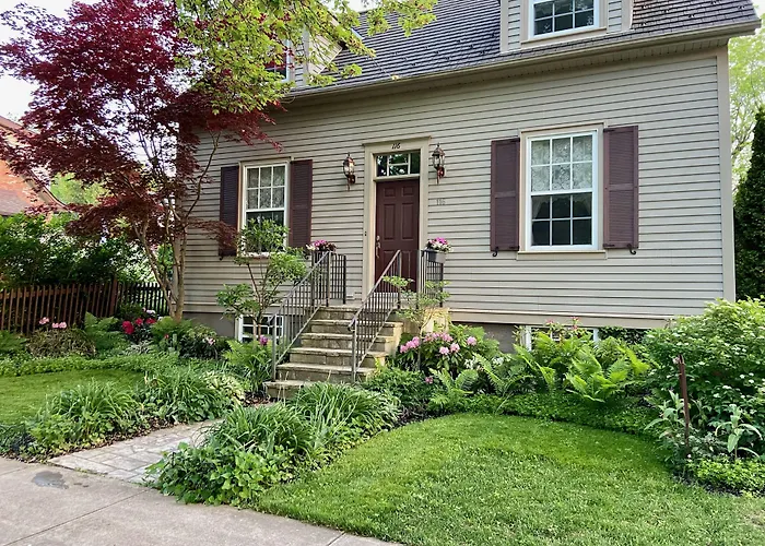 Antique Slumber Old Town Bed & Breakfast Niagara-on-the-Lake