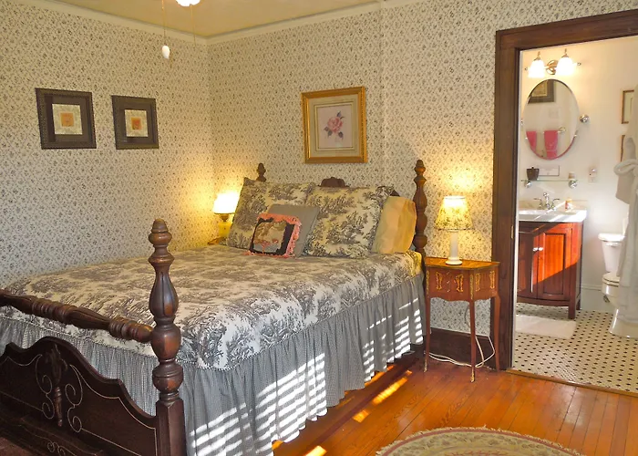 Oakland Cottage Bed And Breakfast Asheville