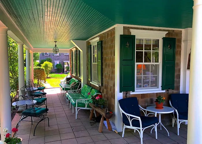 The Barnacle Inn Nantucket