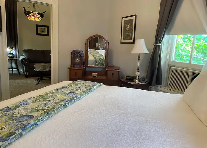 Elmwood House Hotel Eureka Springs