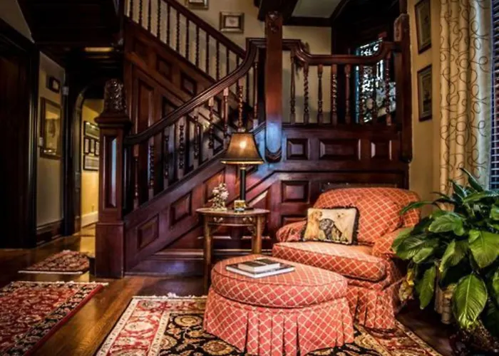 Inn At St James Court Louisville
