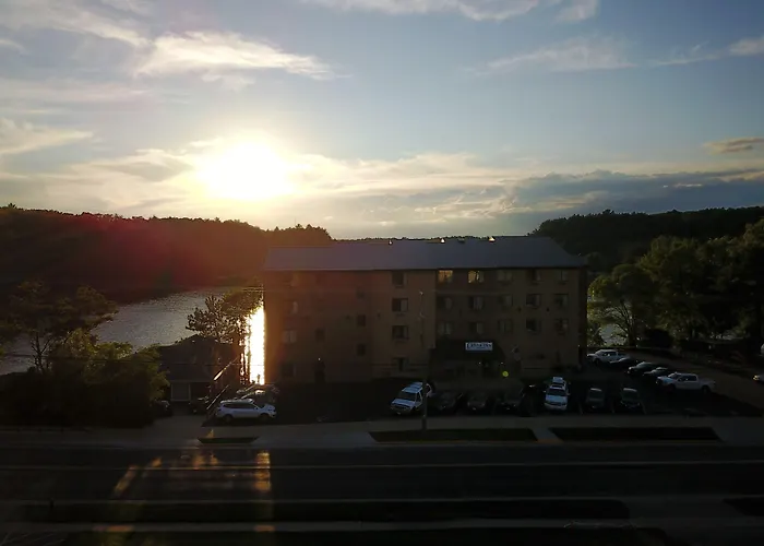 Natura Vue Resort & Boathouse Wisconsin Dells