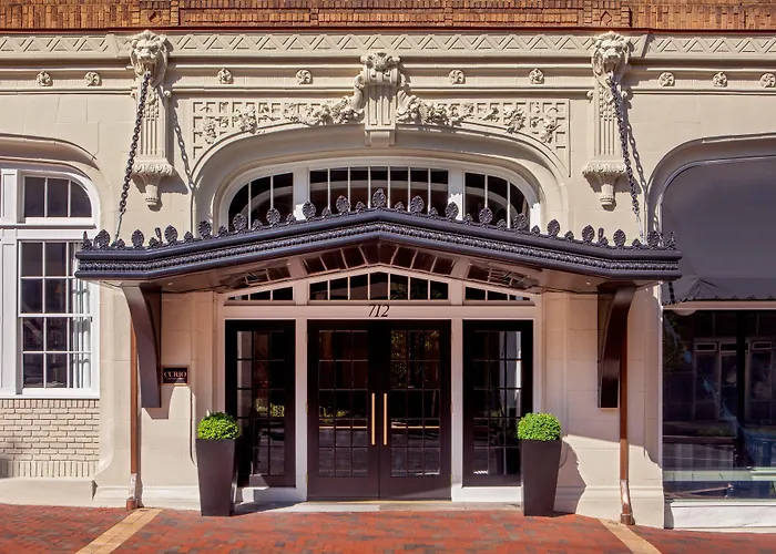 The Virginian Lynchburg, Curio Collection By Hilton Hotel
