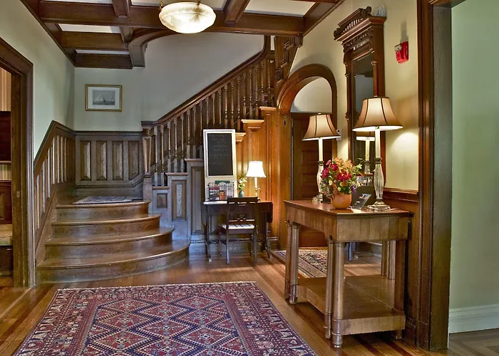 Hilltop Inn Newport