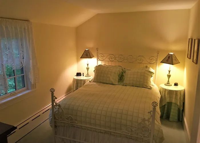 Stone Throw Cottage Inn Bar Harbor