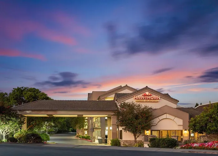 Hawthorn Suites By Wyndham Napa Valley