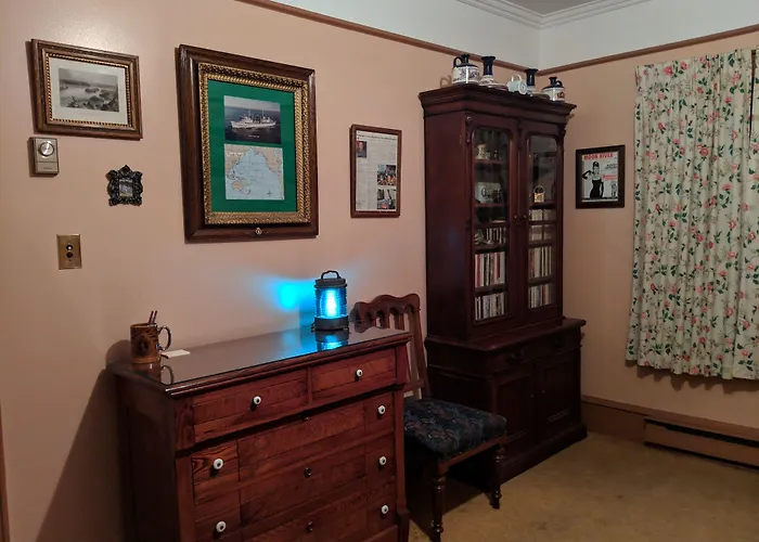 Gower Manor Historic Bed & Breakfast St. John's