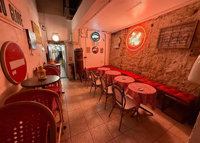 Le Globe Hostel Paris
