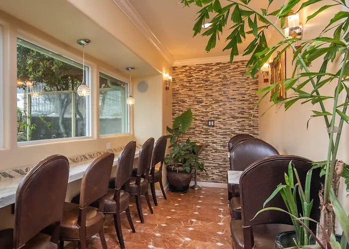 The Vendange Carmel Inn & Suites
