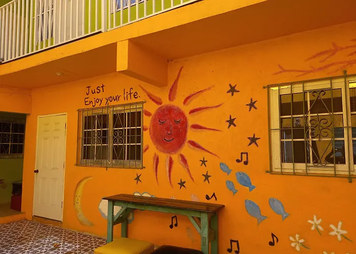 Labrish Guest House Kingston