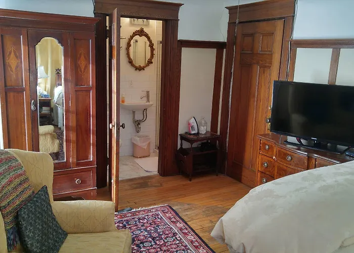 Ashbury House Bed & Breakfast Ottawa