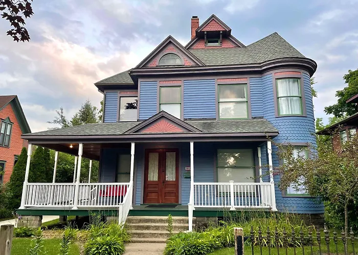 Art And Lodging South Bend