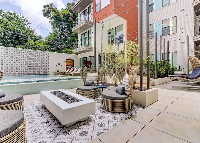 Sentral East Austin At 1614 E Sixth Hotel