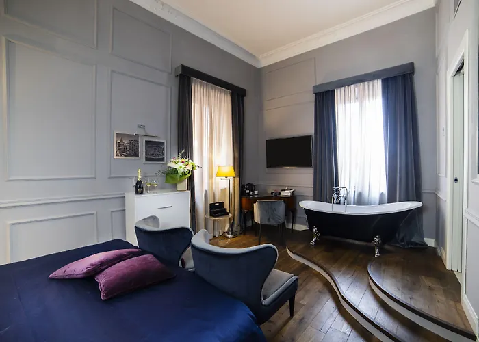 Relais San Lorenzo In Lucina Rome