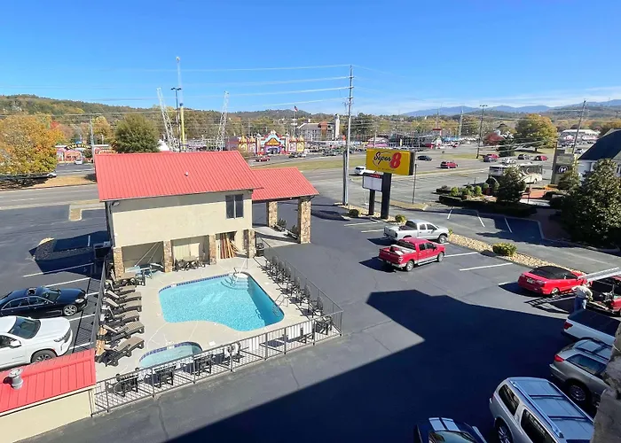 Super 8 By Wyndham Pigeon Forge Downtown Hotel