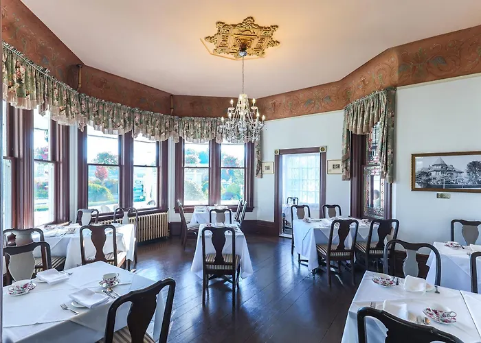 Huntingdon Hotel And Suites Victoria