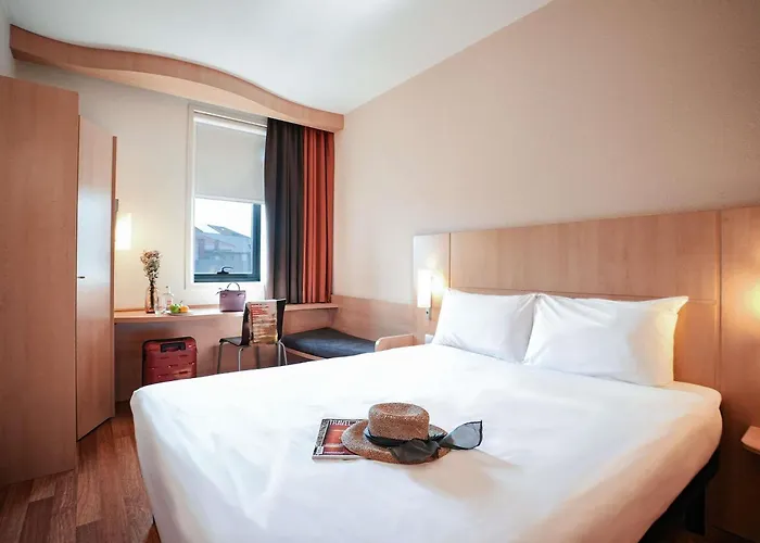 Ibis Porto Centro Sao Bento Hotel