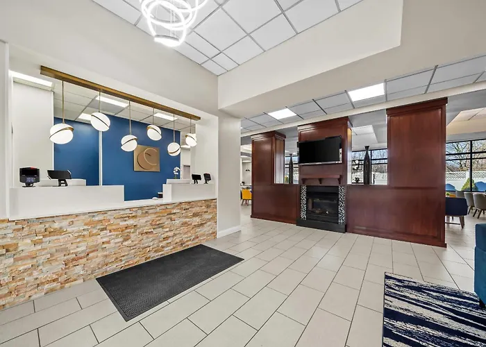 Comfort Inn & Suites Plainville-Foxboro
