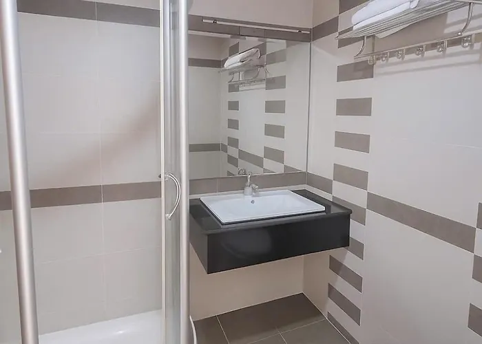 Van Ha Hotel Etown - Nha Ga T3 San Bay Tsn Ho Chi Minh City