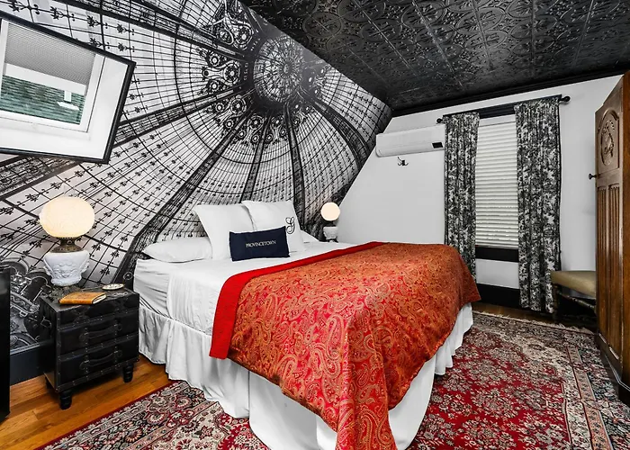 The Gaslamp Bed And Breakfast Provincetown