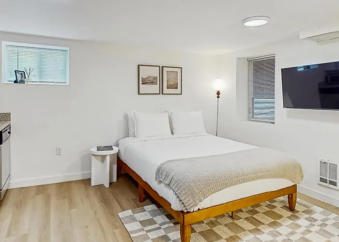 The Gordon Getaway Hotel Seattle