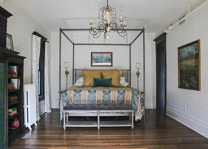 The New Victorian Mansion Bed & Breakfast Saint Paul