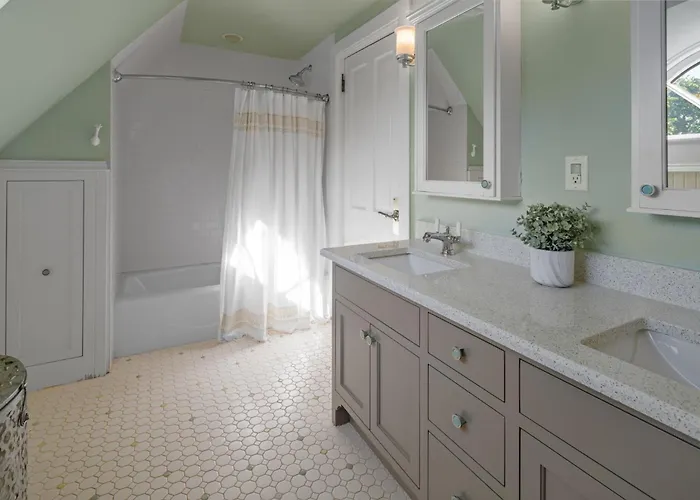 The New Victorian Mansion Bed & Breakfast Saint Paul