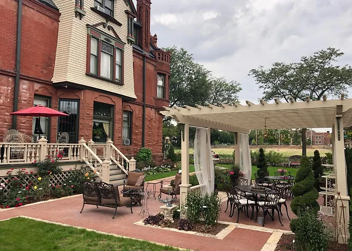 Schuster Mansion Bed & Breakfast Milwaukee