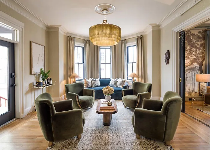 The Royce Newport Luxury Historic Retreat Villa