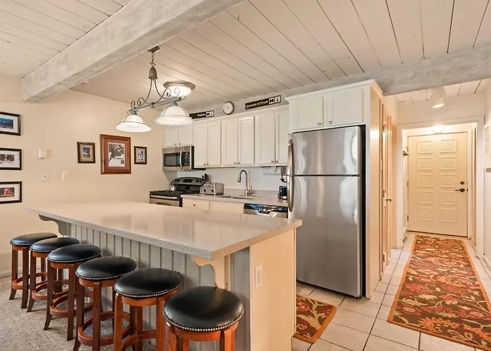 Lift One Condominiums - 1, 2, 3 Bedroom Units Adjacent To Downtown Aspen