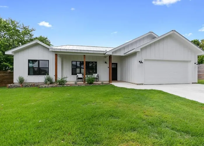 Luxury Home 3Blck From Main St With Firepit Fredericksburg