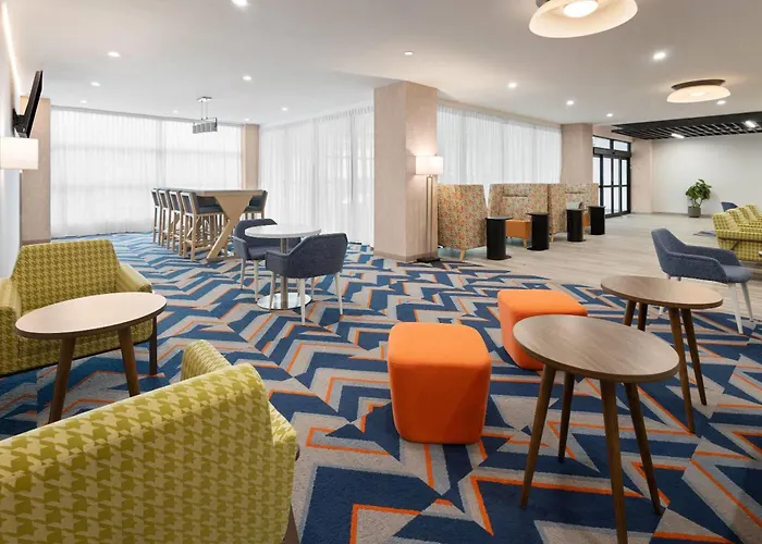 La Quinta Inn & Suites By Wyndham Queens Nyc Jfk Airtrain New York