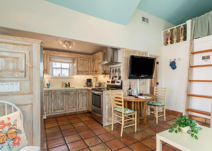 Casita De Catherine By Avantstay 1 Block To Duval St W Hot Tub Key West